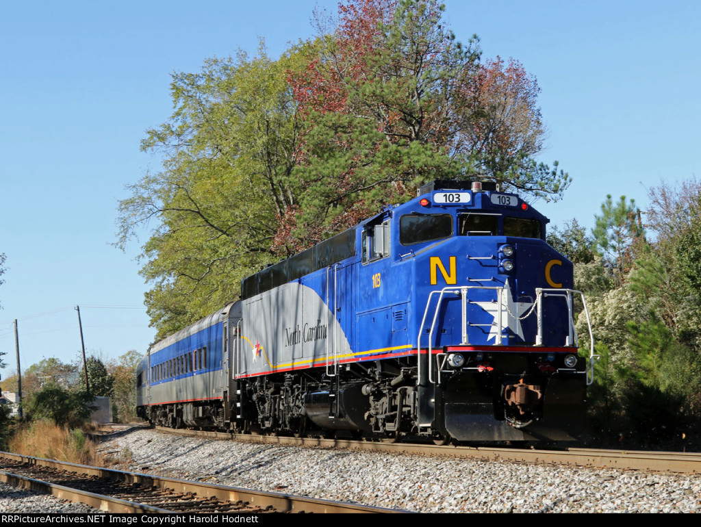 RNCX 103 on the rear of train P075-17